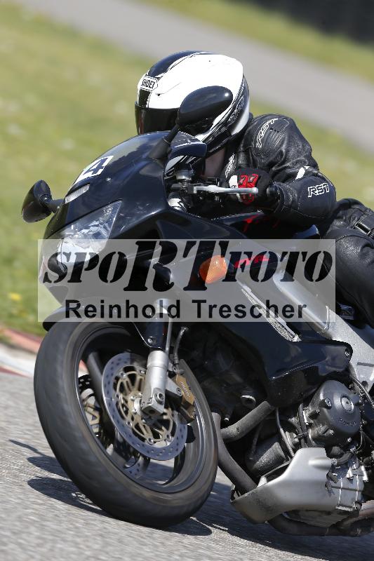 /Archiv-2025/09 22.04.2025 Cornu Master School ADR/gruen-vert/14